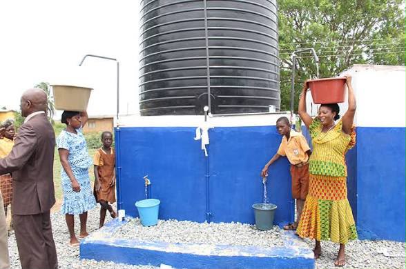 Women at a community water point